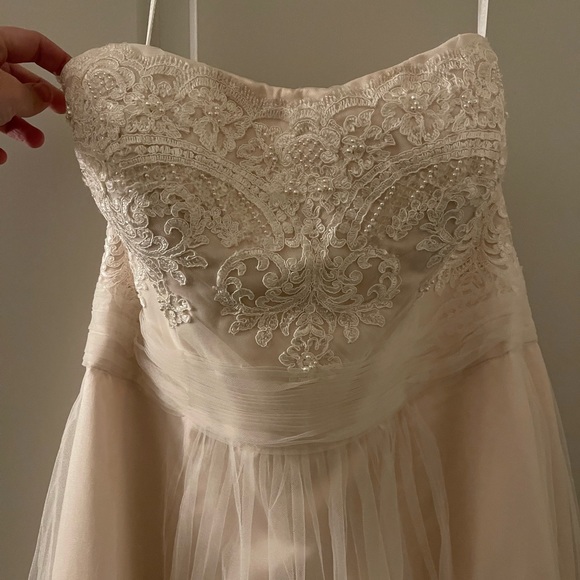 David’s bridal wedding gown - Picture 1 of 4
